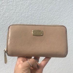 Champagne micheal kors wallet